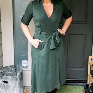 BCBGMaxAzria Green Wrap Dress 3/4 sleeves